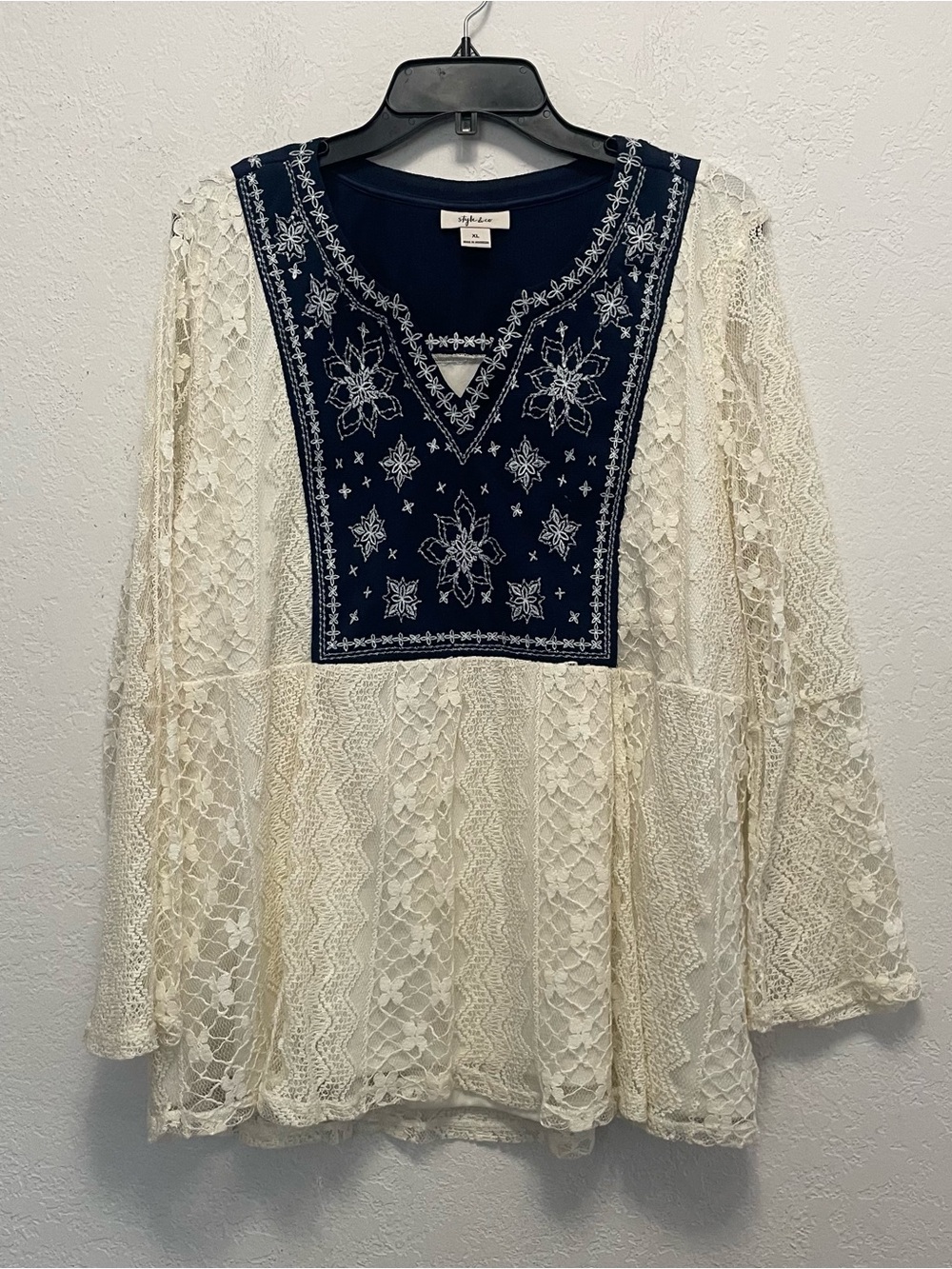 Style & Co white embroidery dark blue panel cream-colored lace Bell Sleeves XL